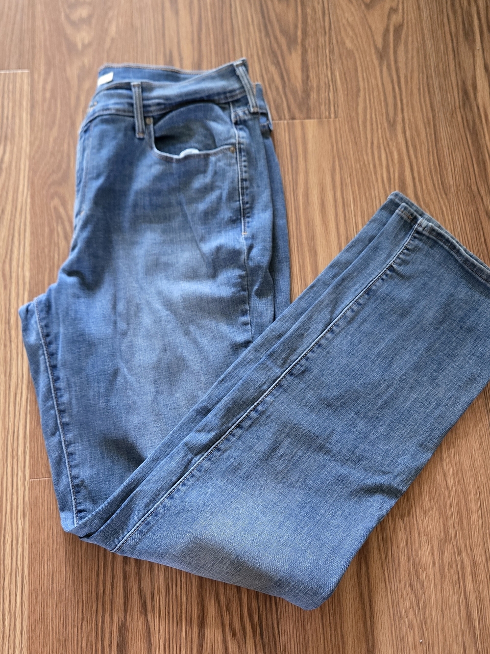 Levi's Women's 505 Straight-Leg Jeans
